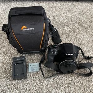 Canon SX 520 HS Powershot Digital Camera with Camera Bag, Charger, and Battery